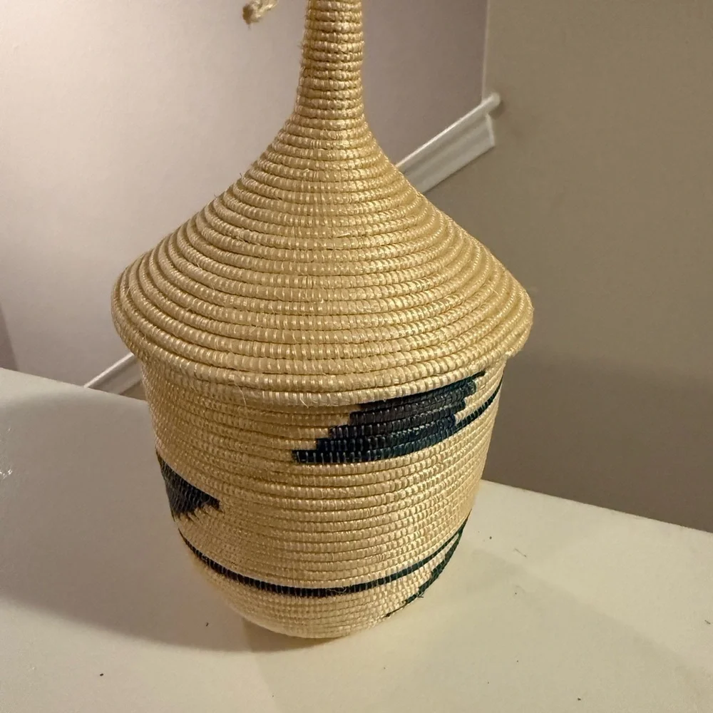 Rare Rwandan Handmade Nesting Baskets with Lids 2.5”-9.5” set of 5